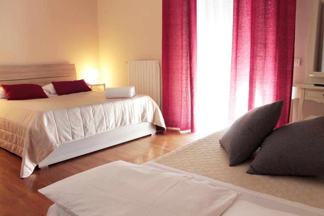 Vesuviane 'E Belle 'Mbriane B&B เนเปิลส์ ภายนอก รูปภาพ