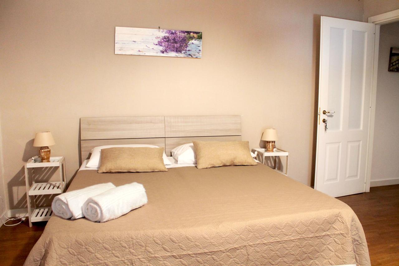 Vesuviane 'E Belle 'Mbriane B&B เนเปิลส์ ภายนอก รูปภาพ
