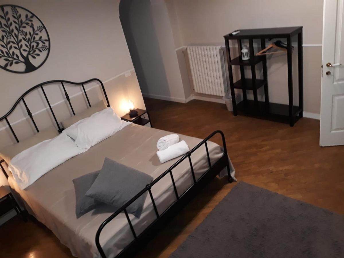 Vesuviane 'E Belle 'Mbriane B&B เนเปิลส์ ภายนอก รูปภาพ